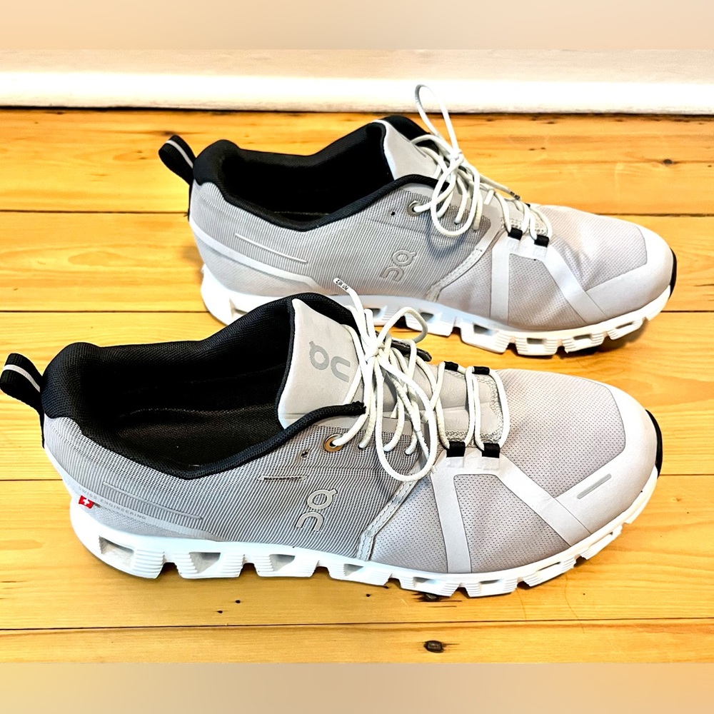 On Cloud 5 Waterproof - Men's Size 12D - used in good condition